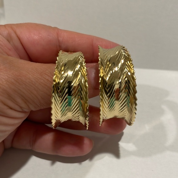 Jewelry - 14k Gold Plated hoop earrings.